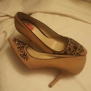 camel suede 3" pumps